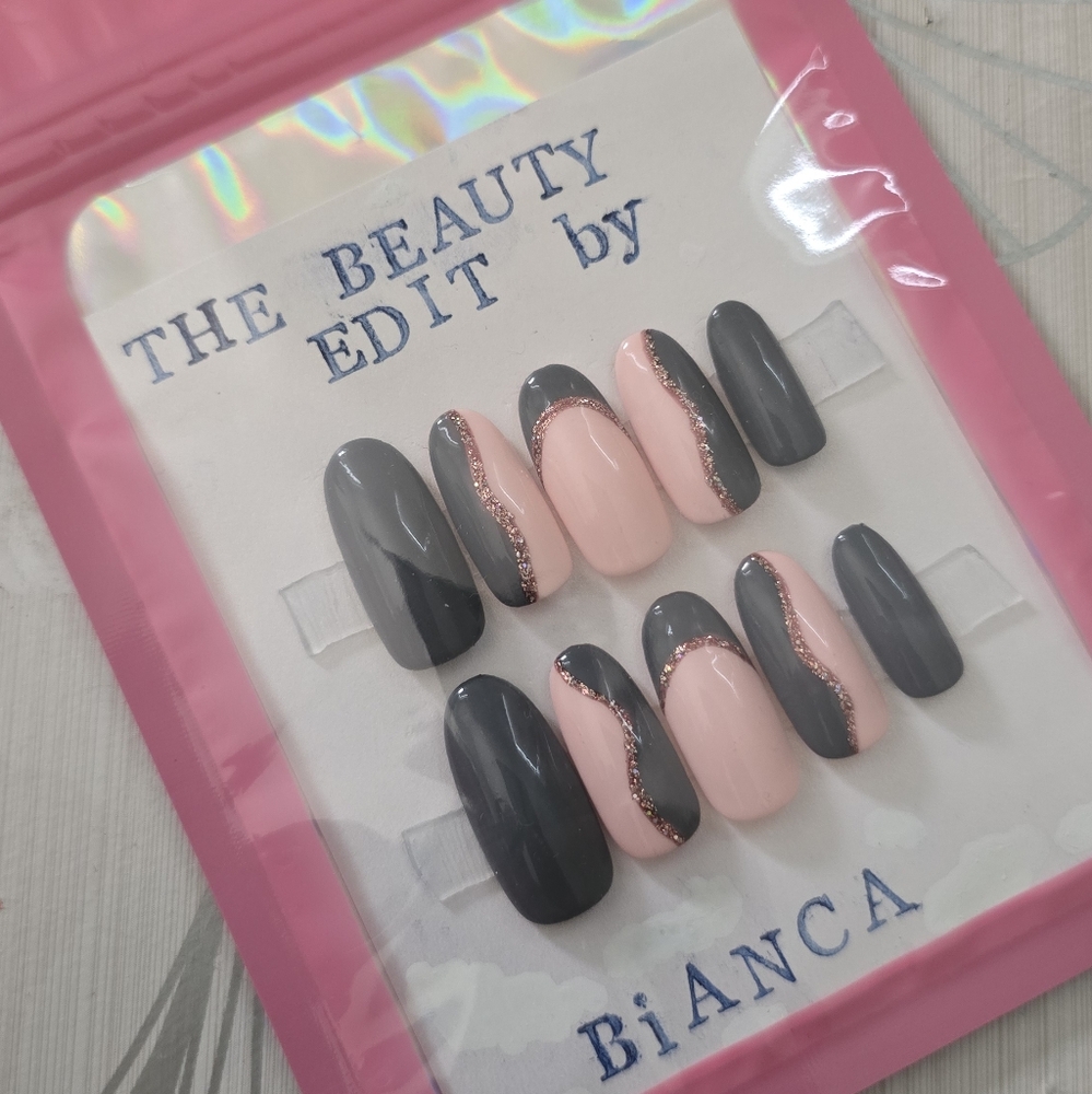Colorblock Press-On Nails - Picture 2 of 4